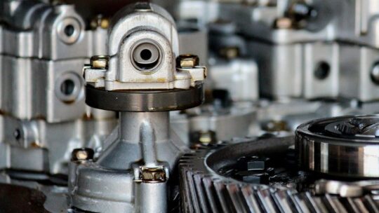 Pièces détachées et réparation&nbsp;: comment réduire la facture du garage&nbsp;&nbsp;?